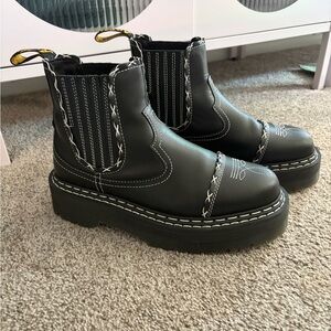 2976 Gothic Americana Leather Platform Chelsea Boots Dr Martens